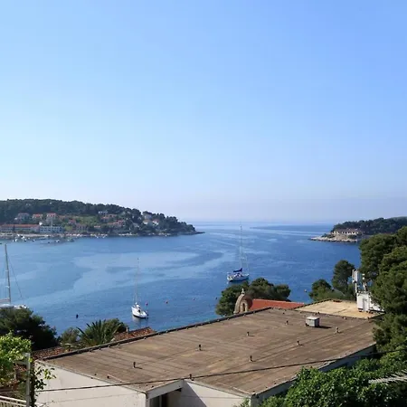 Апартаменти By The Sea Hvar - 591